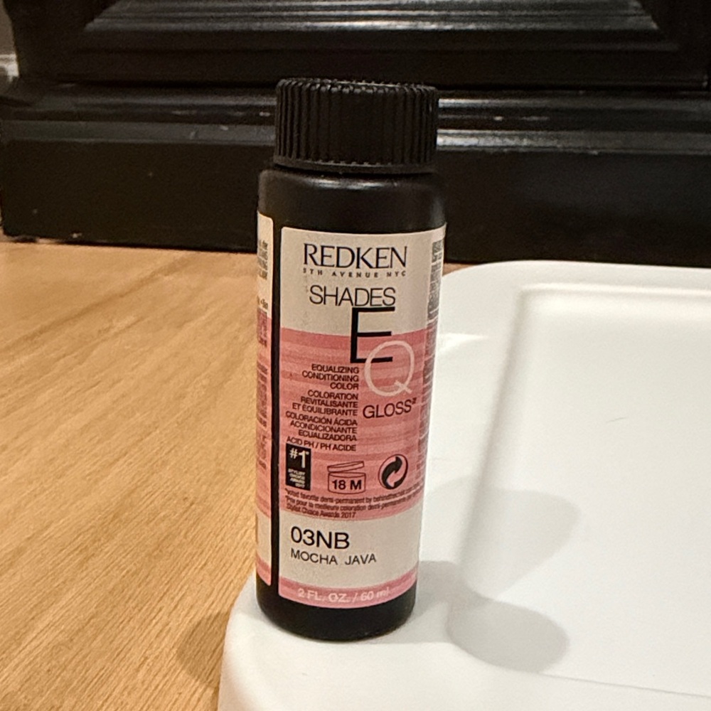 Redken Shades EQ Gloss 03NB with Pink Label